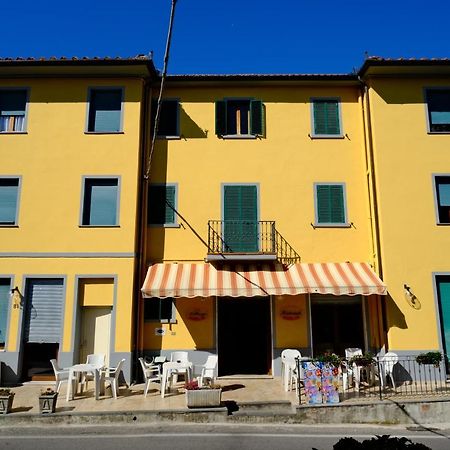 Amelia Hotel Momigno Exterior photo